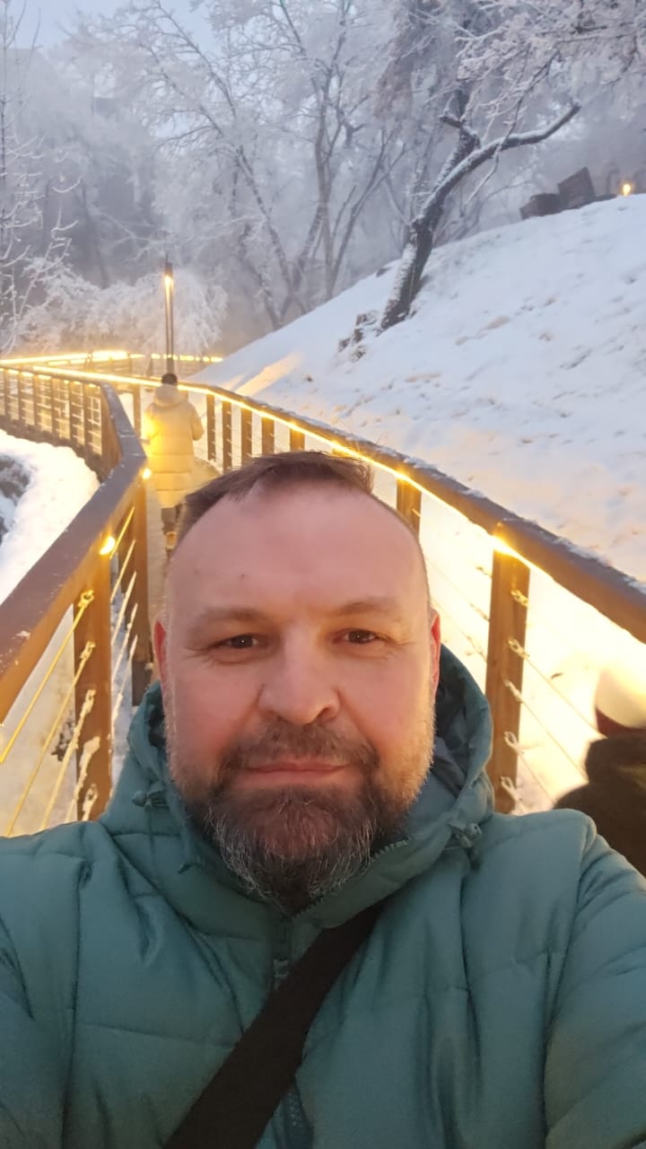 Михаил — основатель EmmaTent
